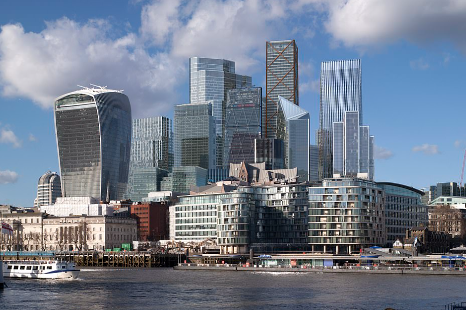 An artist's impression of 2026 with various added skyscrapers - Source GMJ and City of London Corp