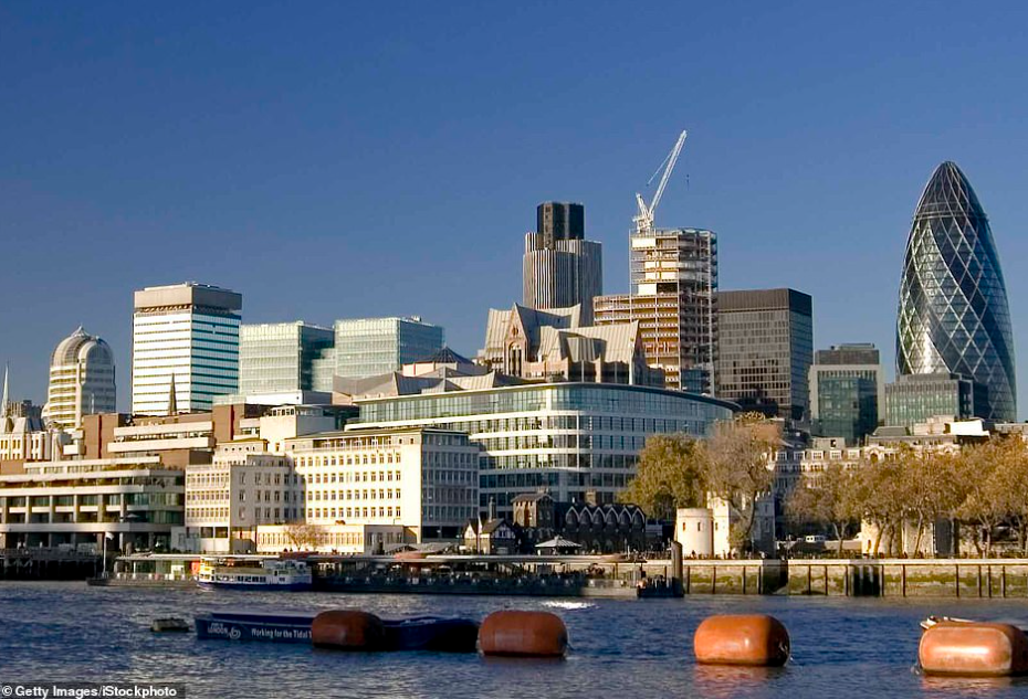 he London skyline in 2006 - Source Getty Images iStock Photo